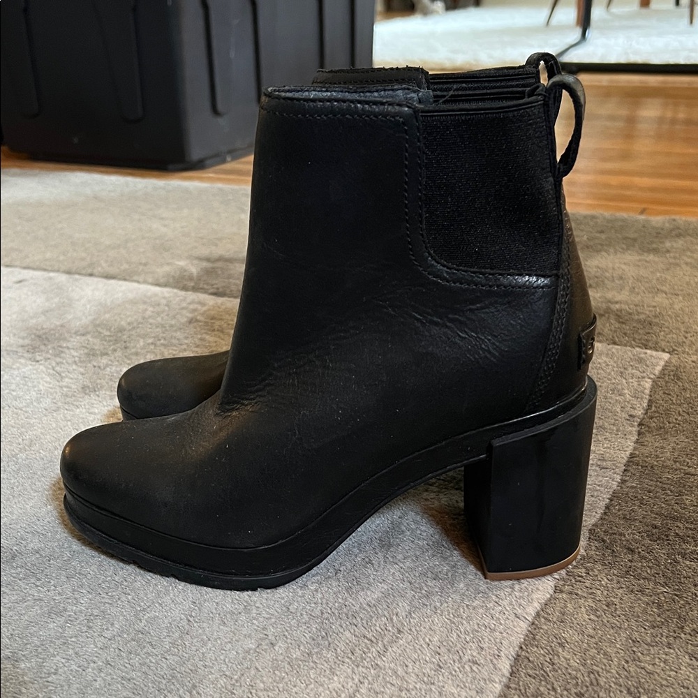 Sorel Black Leather Ankle Booties